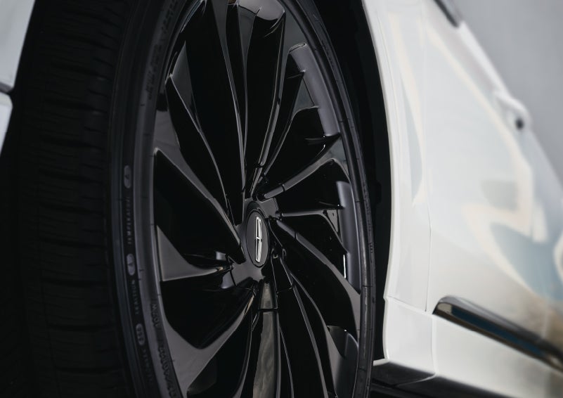 The wheel of the available Jet Appearance package is shown | Performance Lincoln Bountiful in Bountiful UT