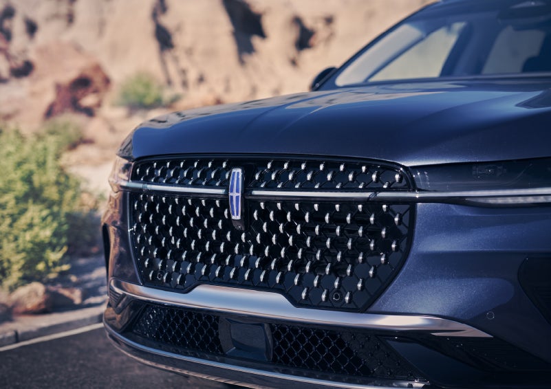 The stylish grille of a 2024 Lincoln Nautilus® SUV sparkles in the sunlight. | Performance Lincoln Bountiful in Bountiful UT