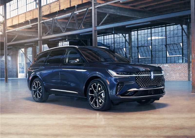 A 2024 Lincoln Nautilus® SUV is parked in an industrial space. | Performance Lincoln Bountiful in Bountiful UT